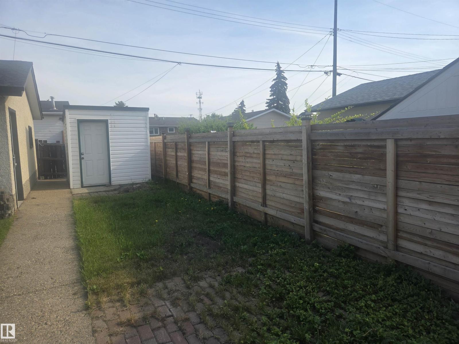 13529 69 ST NW - 35