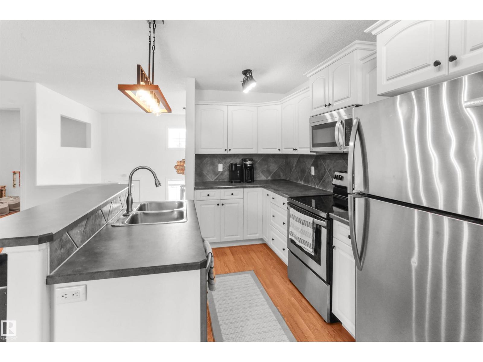679 KANANASKIS DR — photo 16