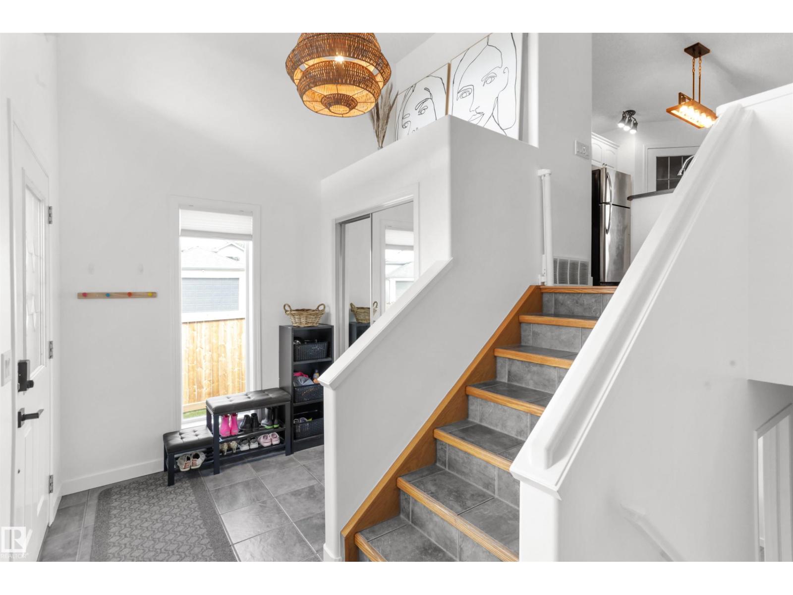 679 KANANASKIS DR — photo 24