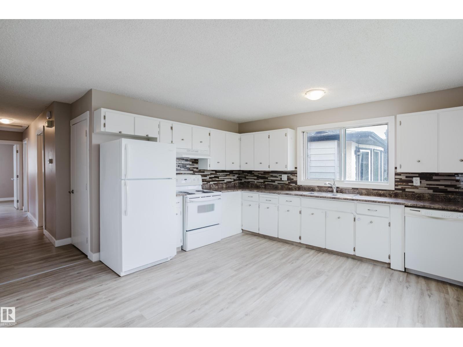 11916 152A AV NW - 14