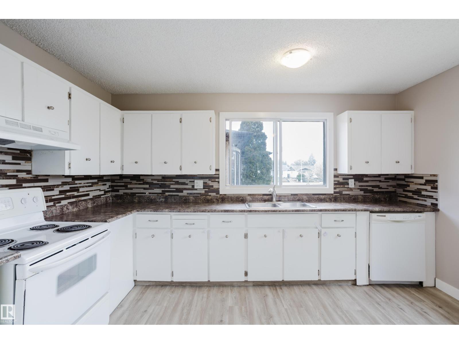 11916 152A AV NW - 18