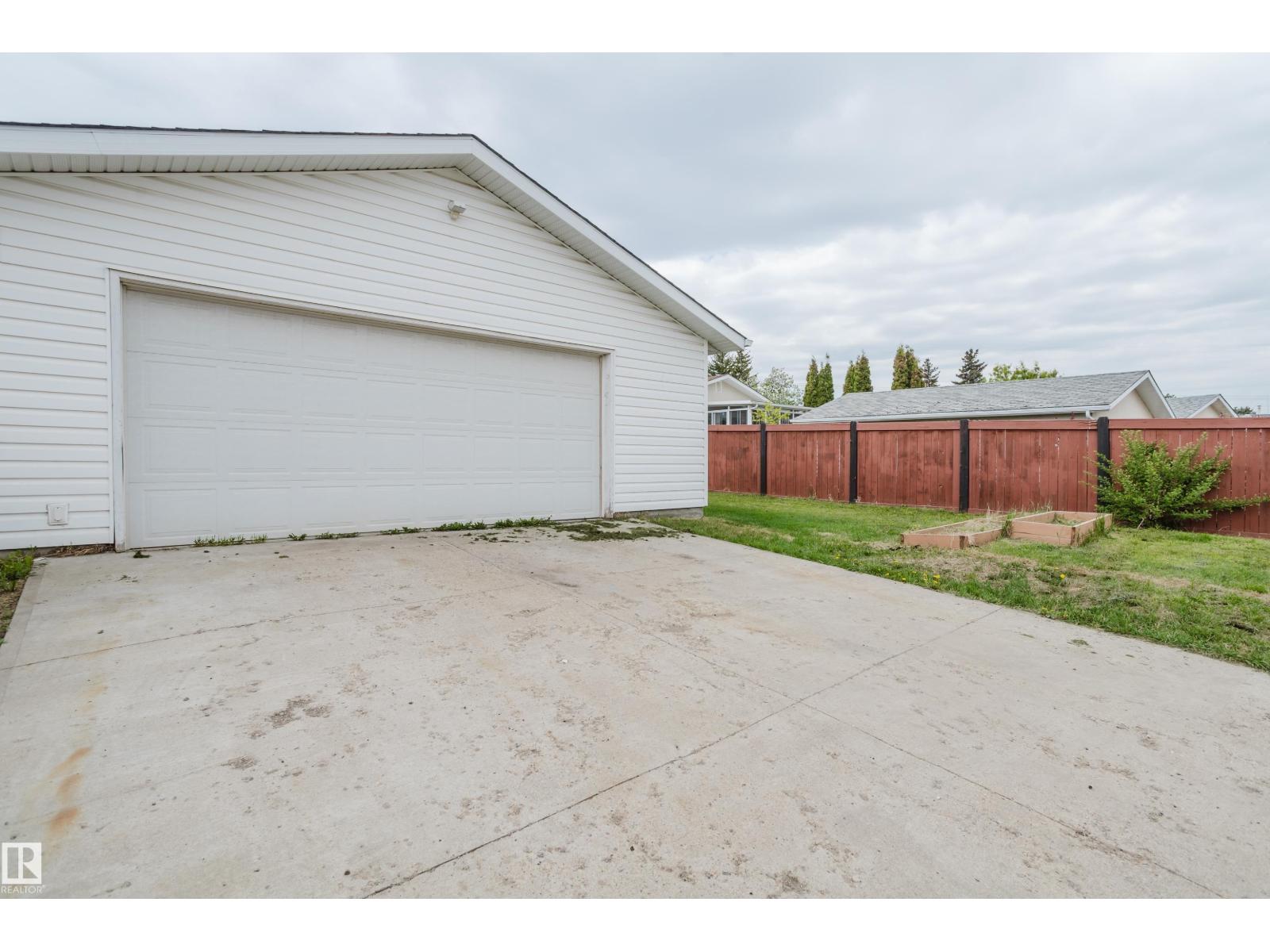 11916 152A AV NW - 60