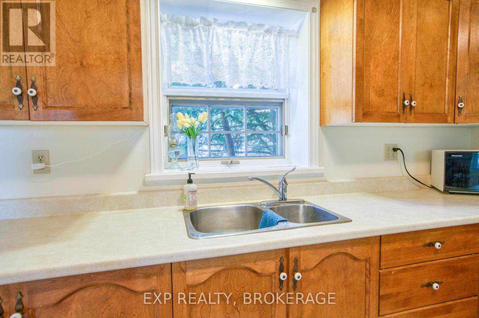 2740 BOLINGBROKE ROAD - 10
