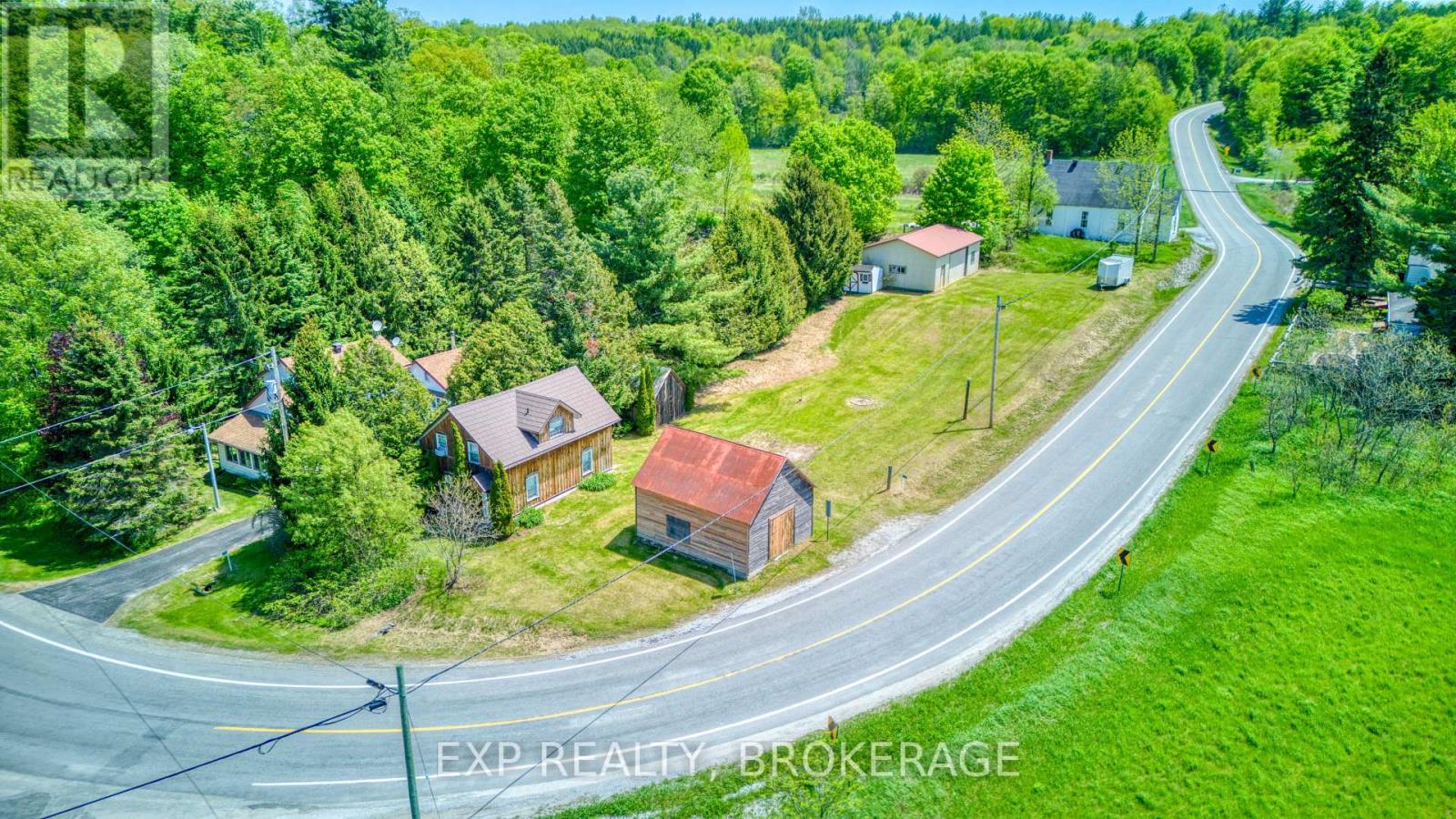 2740 BOLINGBROKE ROAD - 27
