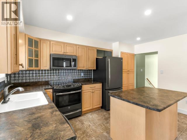 9 BOSWELL CRESCENT - 10