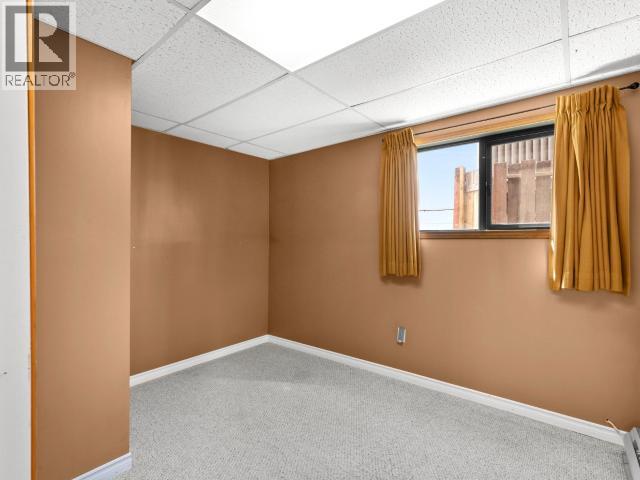 9 BOSWELL CRESCENT - 28