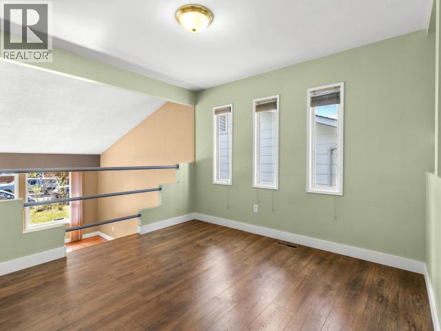 9 BOSWELL CRESCENT - 6