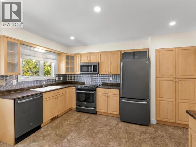 9 BOSWELL CRESCENT - 9