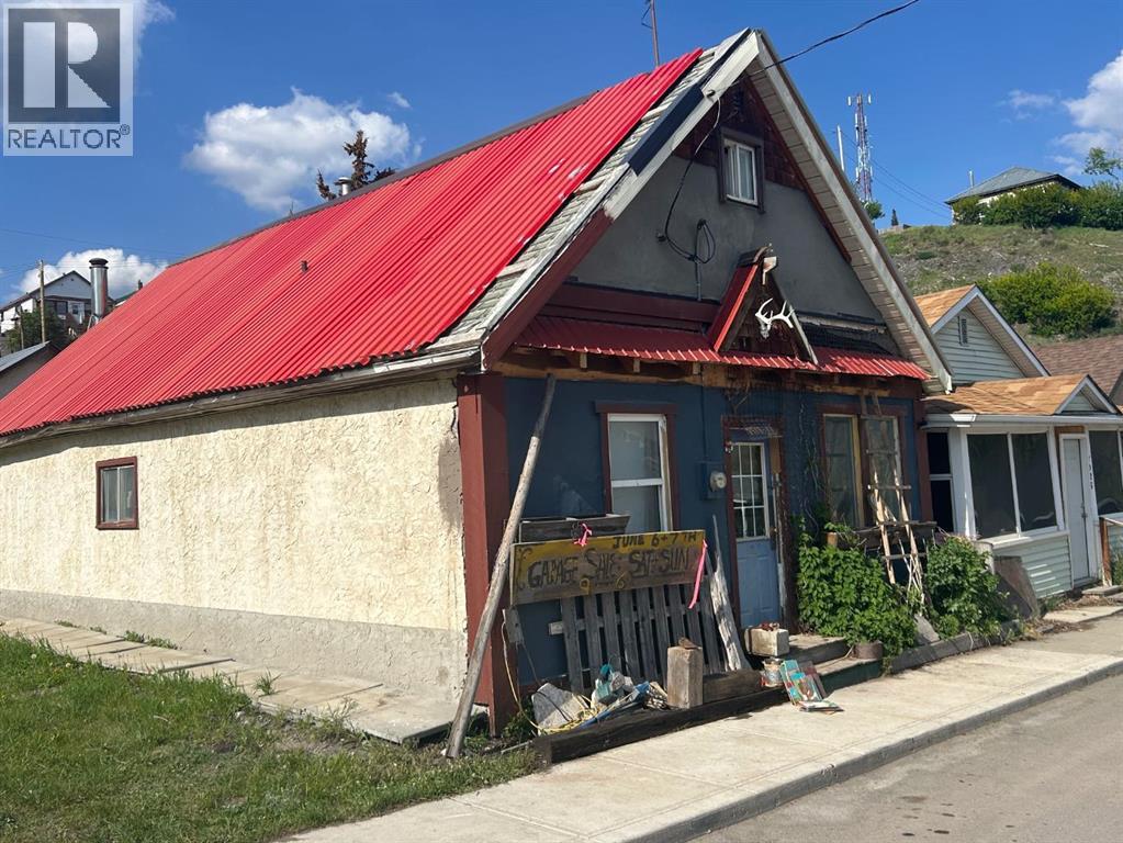 7917 17 Avenue - 3