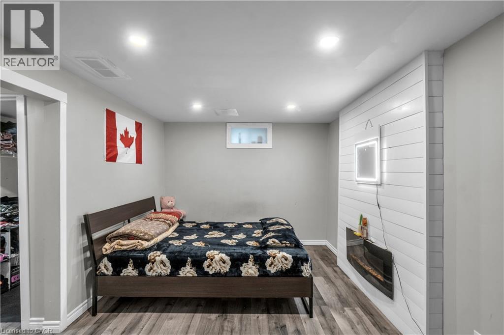 1630 BENJAMIN Drive - 32