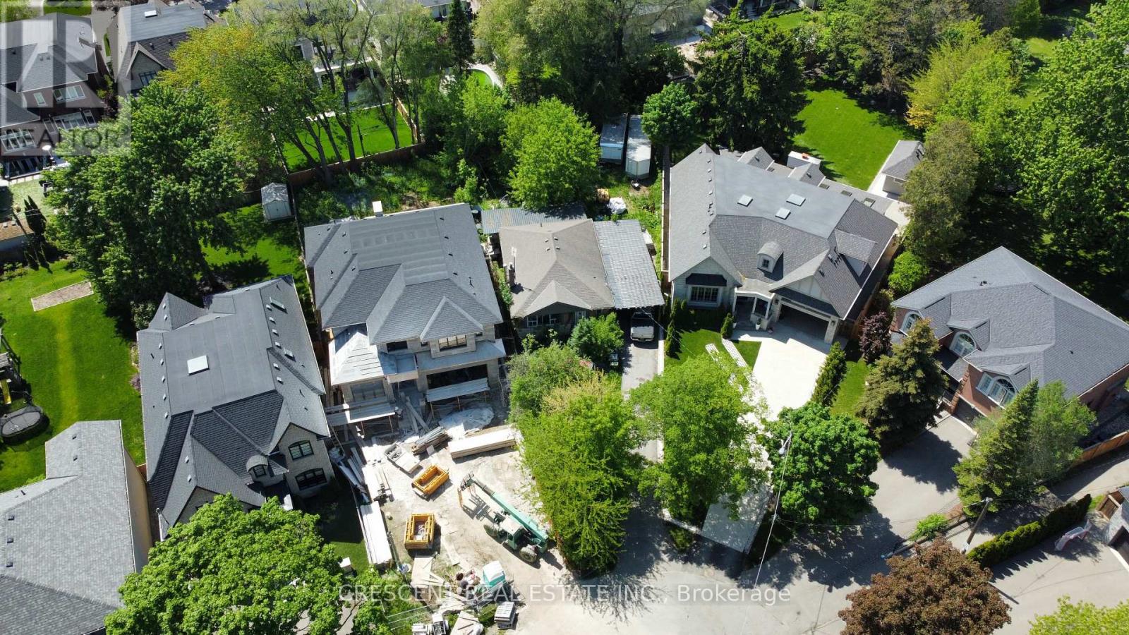 10 SHAVER COURT - 2
