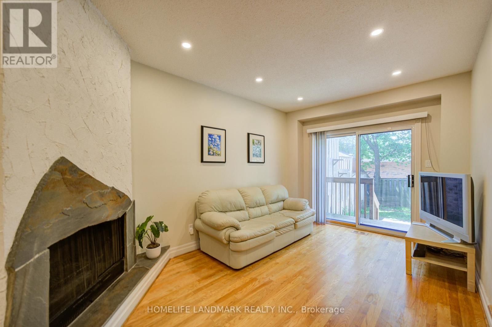 #7 3345 SILVERADO DRIVE - 12