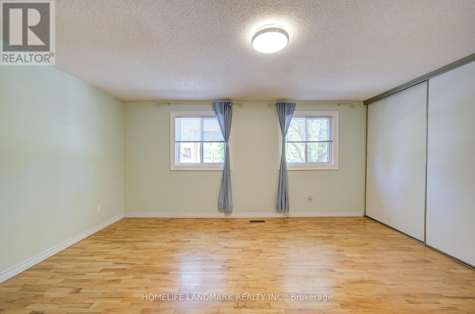 #7 3345 SILVERADO DRIVE - 34
