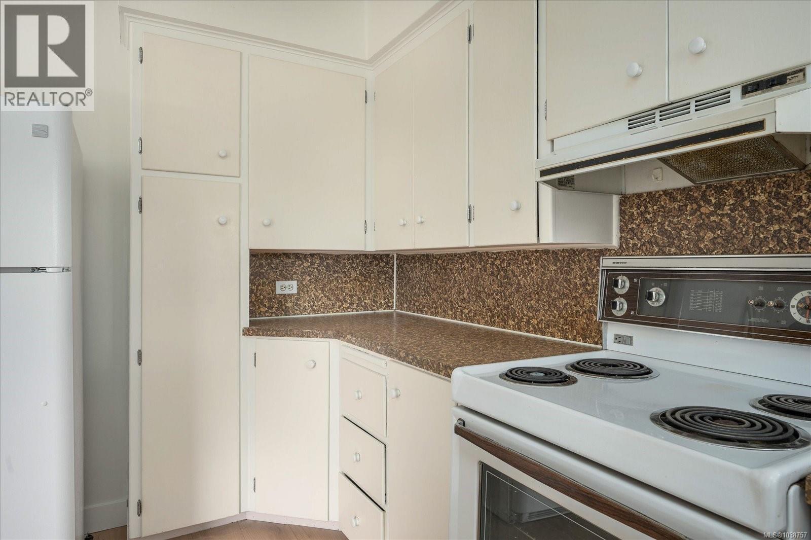 421 Juniper St - 12