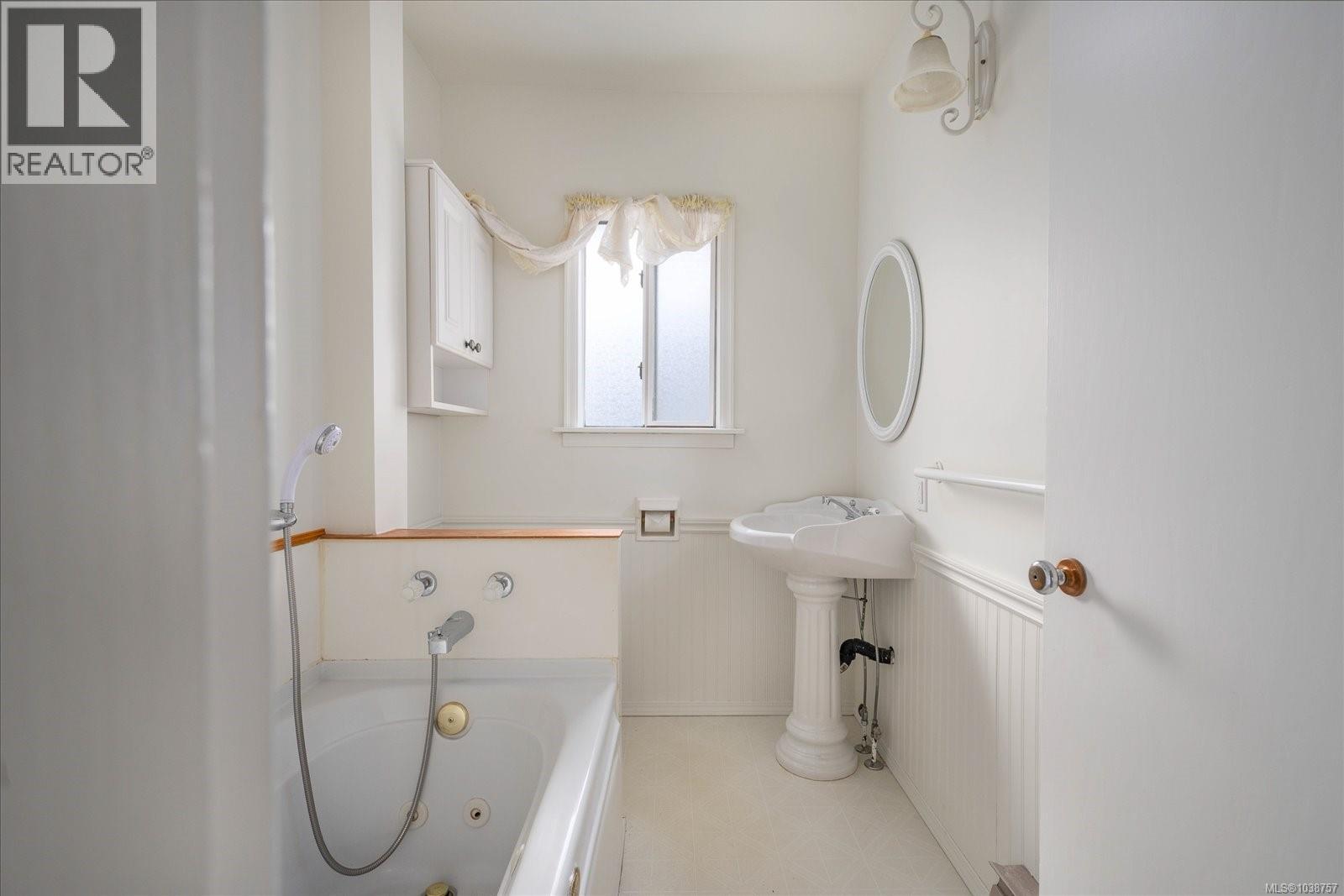 421 Juniper St - 18