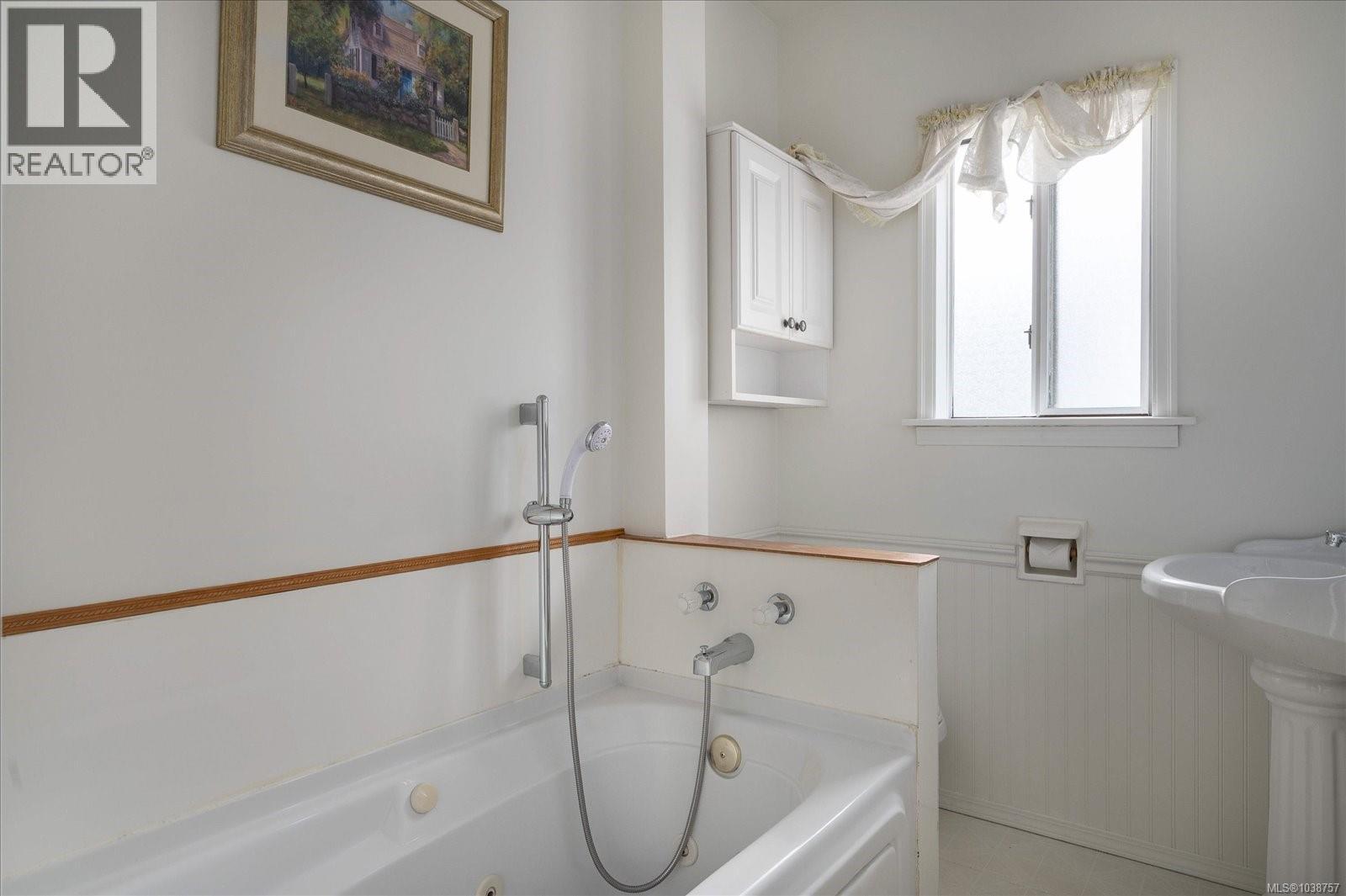 421 Juniper St - 19