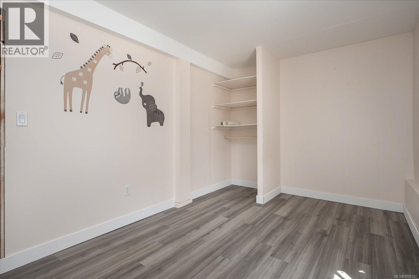 421 Juniper St - 25