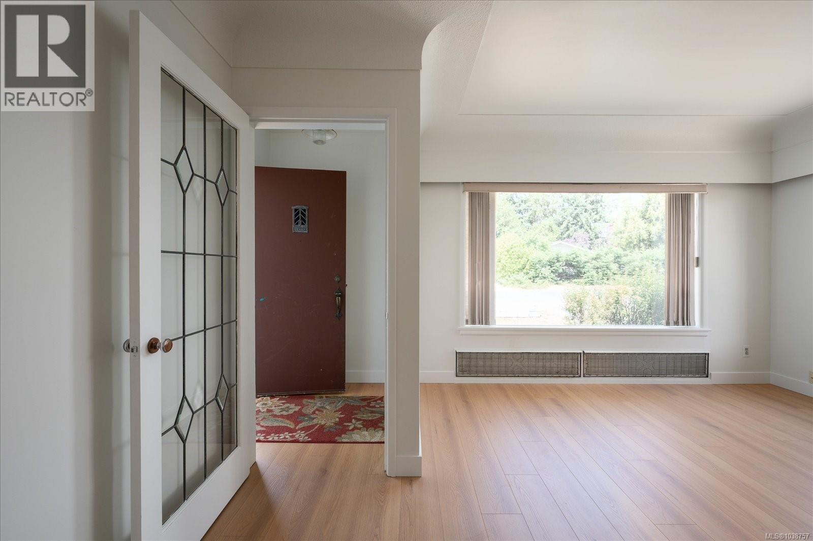 421 Juniper St - Image 3