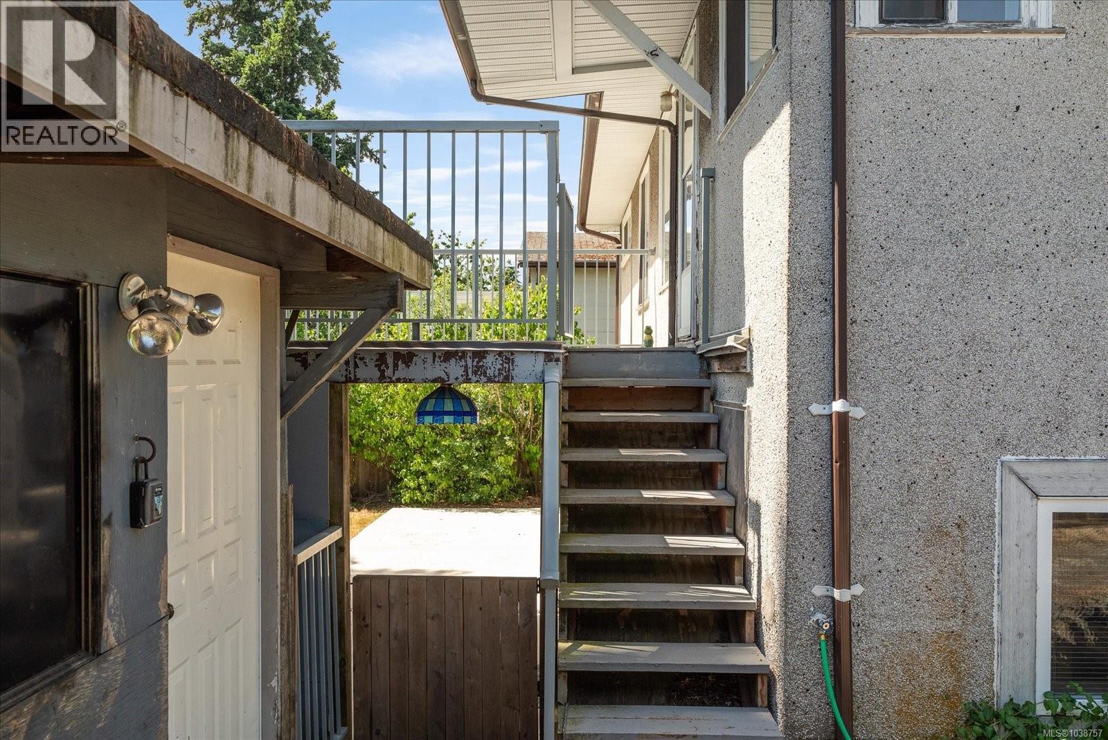 421 Juniper St - 42