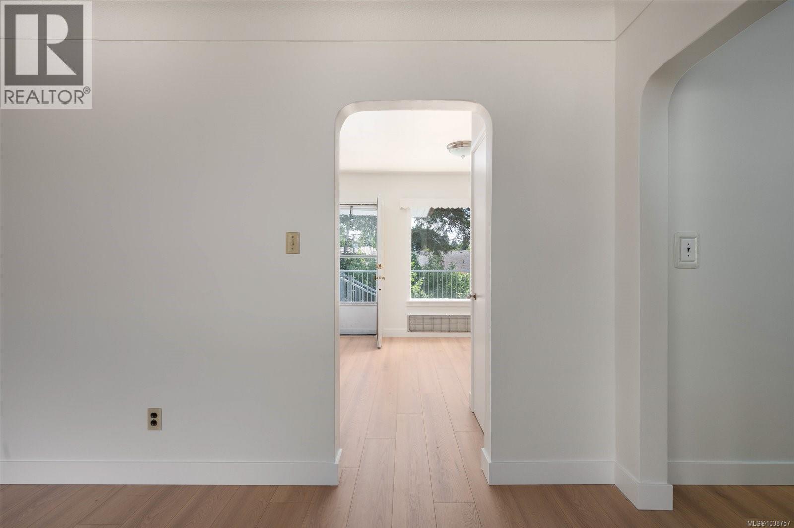 421 Juniper St - 7