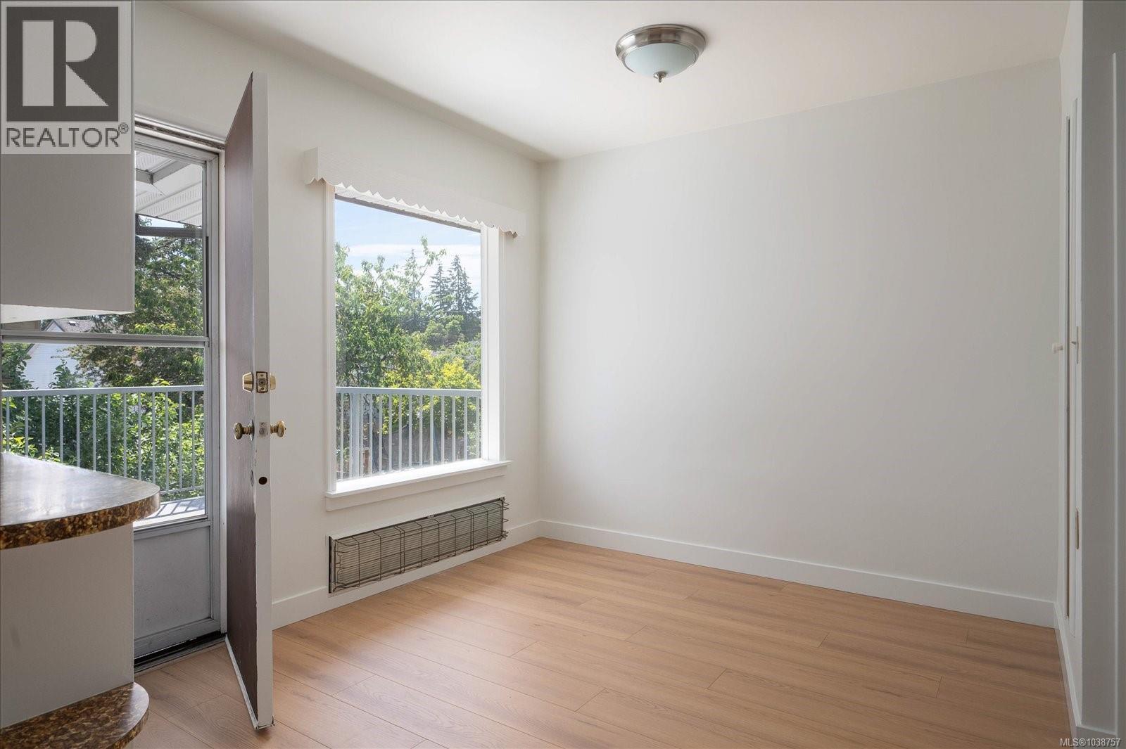 421 Juniper St - 9