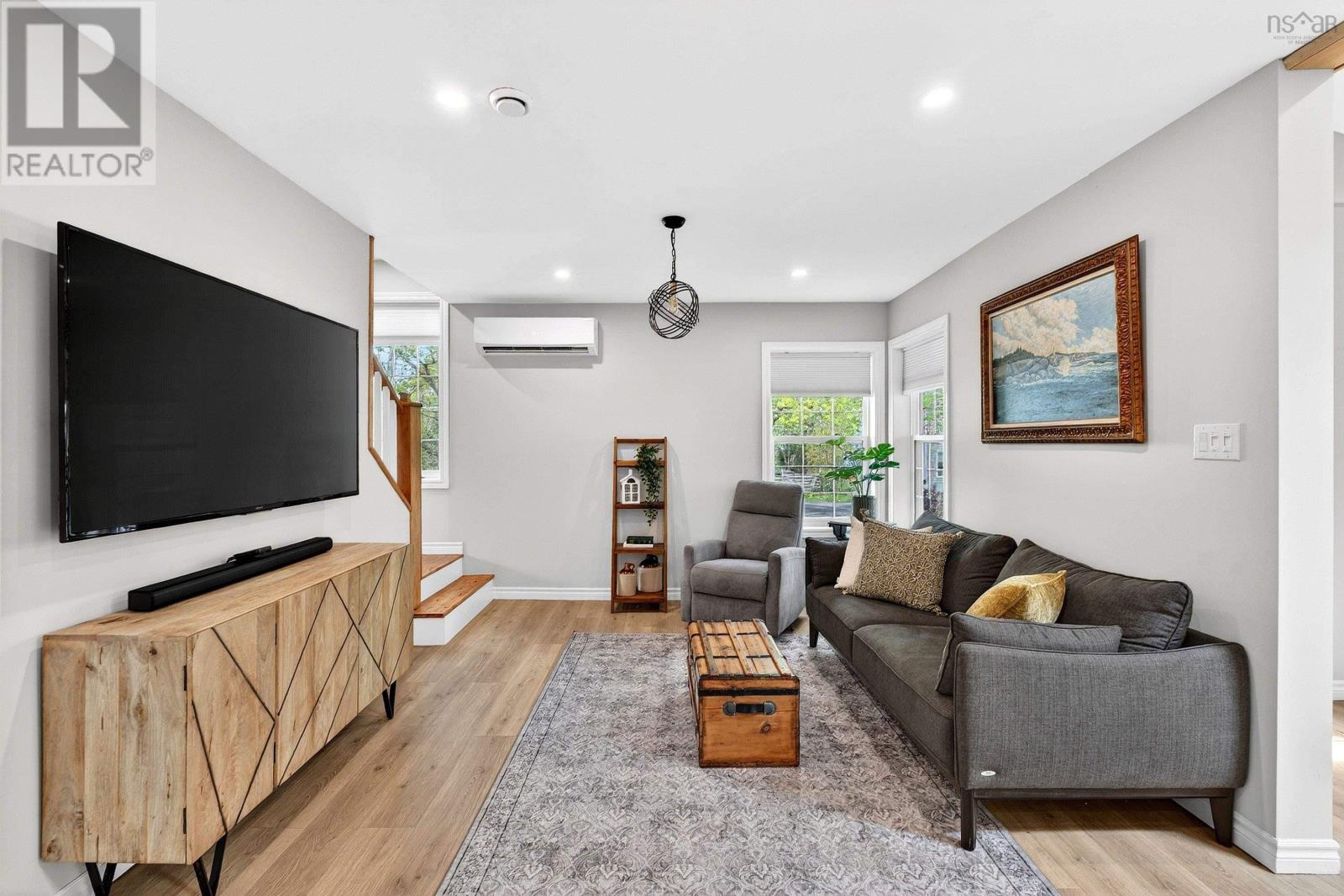 Property 20 of 27 of 2989 Connaught Avenue