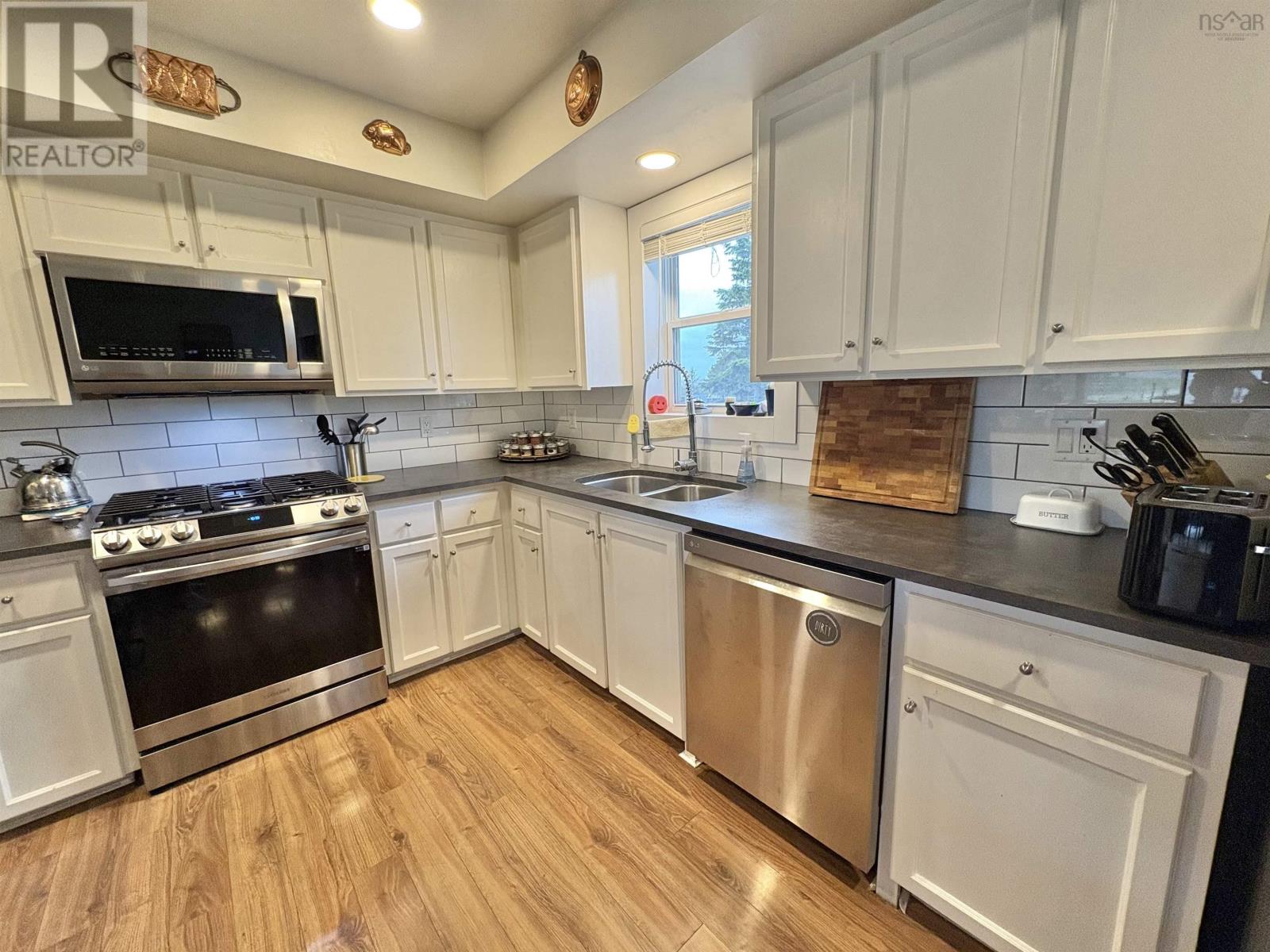 Property 37 of 37 of 34 Princeton Court