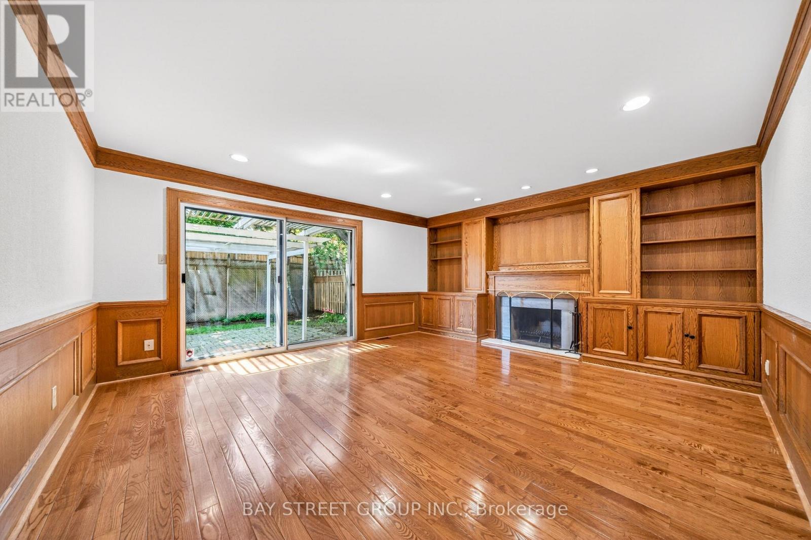 11 RIDERWOOD DRIVE - 15