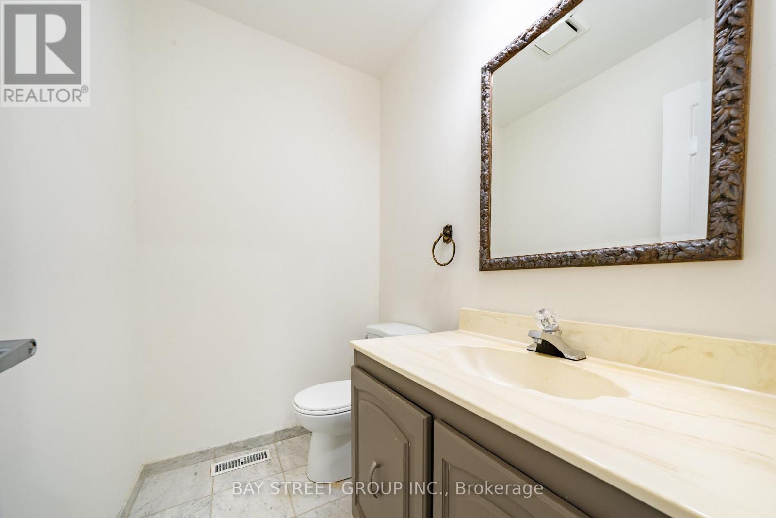 11 RIDERWOOD DRIVE - 18