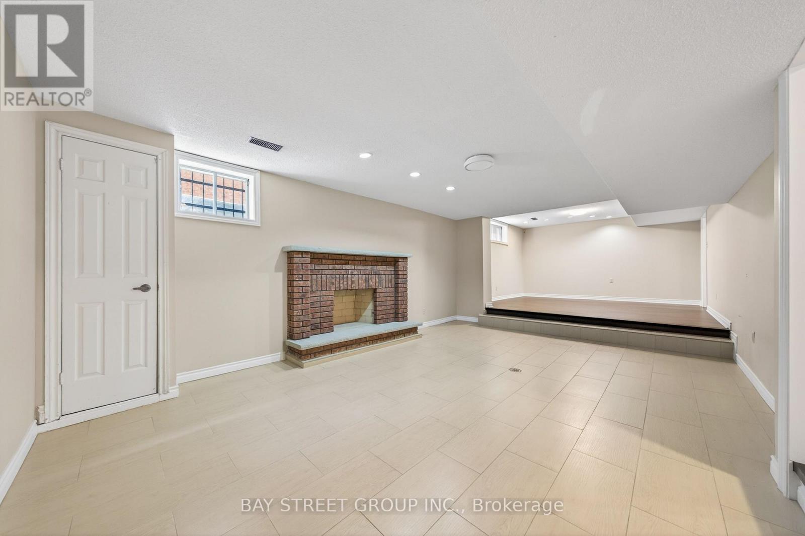 11 RIDERWOOD DRIVE - 36