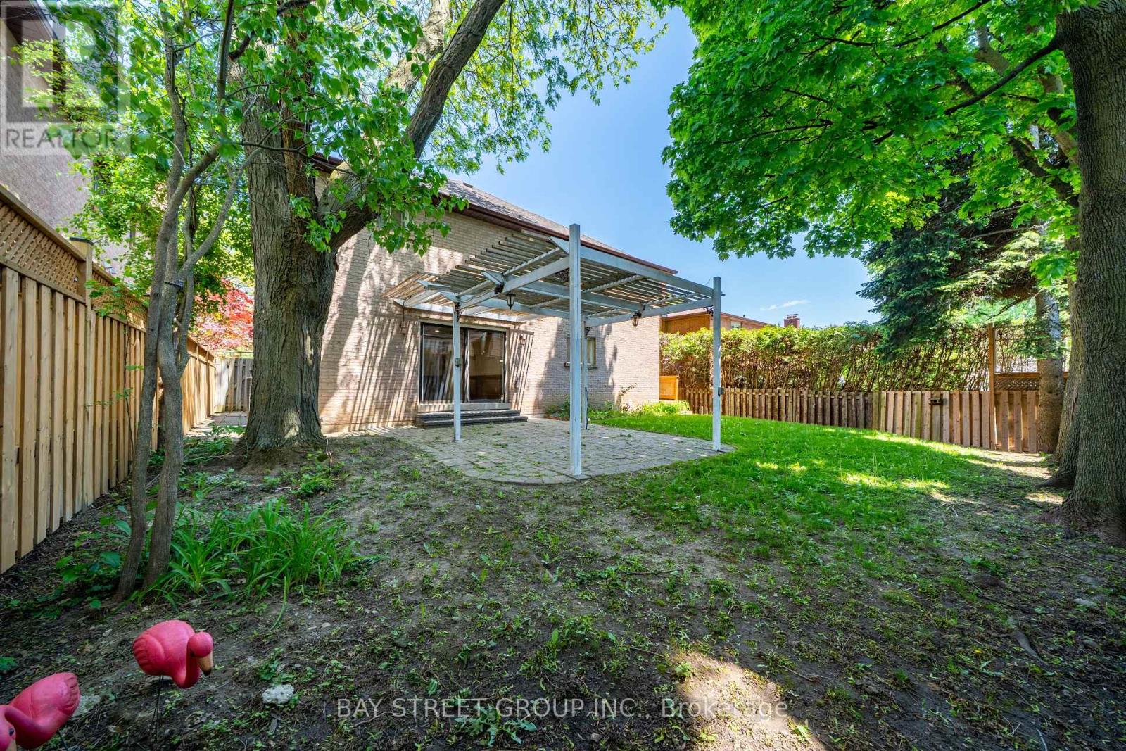 11 RIDERWOOD DRIVE - 44