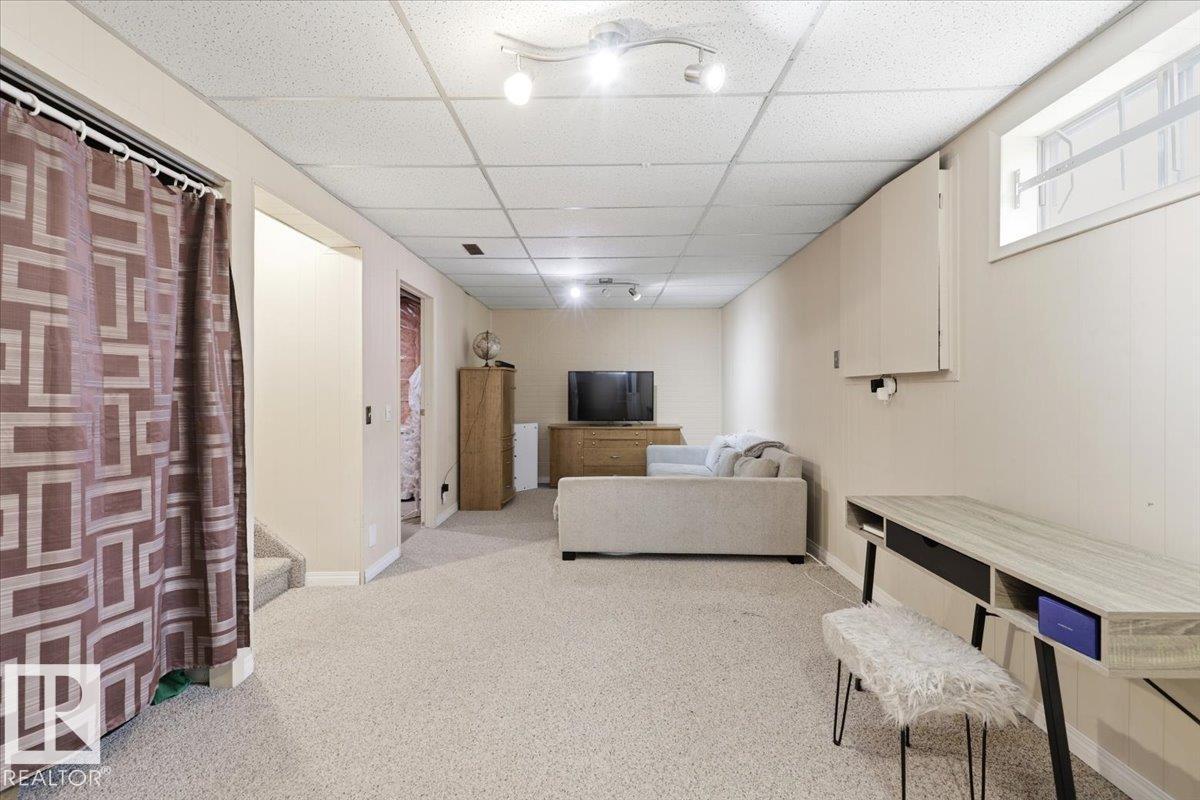 216 Parkallen WY