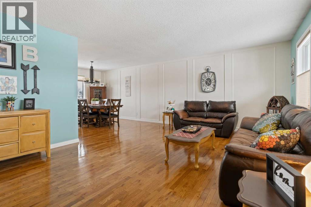 5410 47 Avenue W - 4
