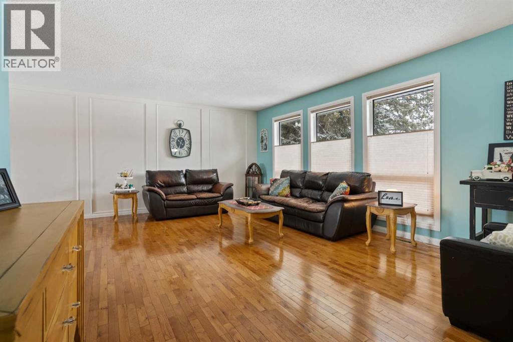 5410 47 Avenue W - 3