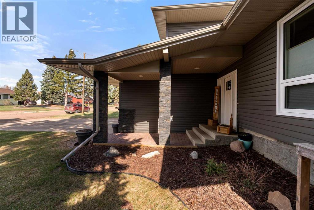 5410 47 Avenue W - 2