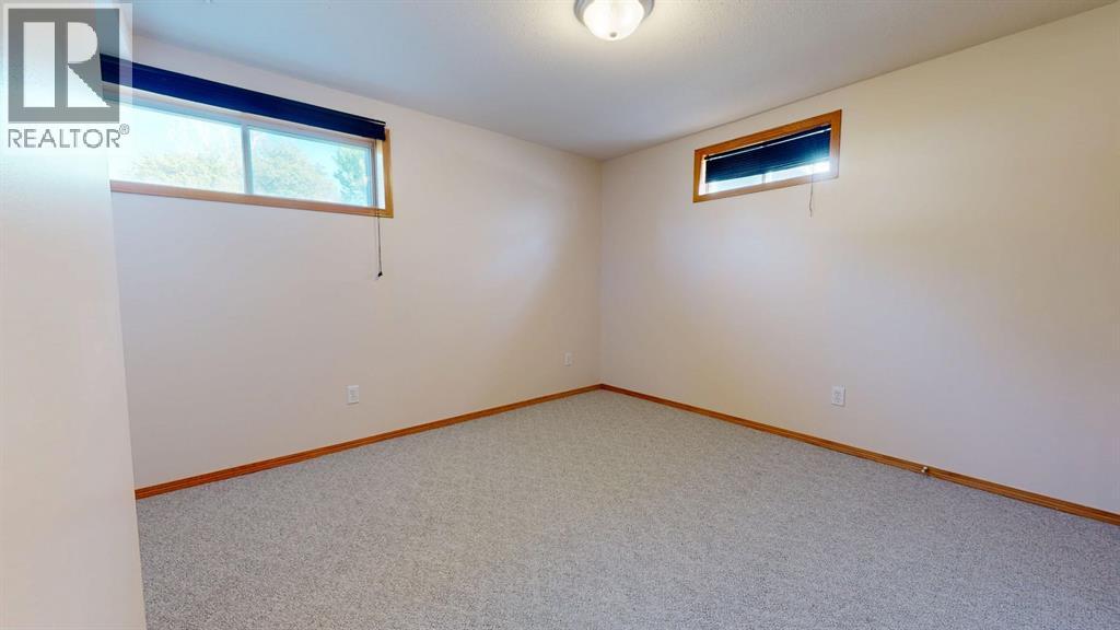 53 Collins Crescent SE - 15