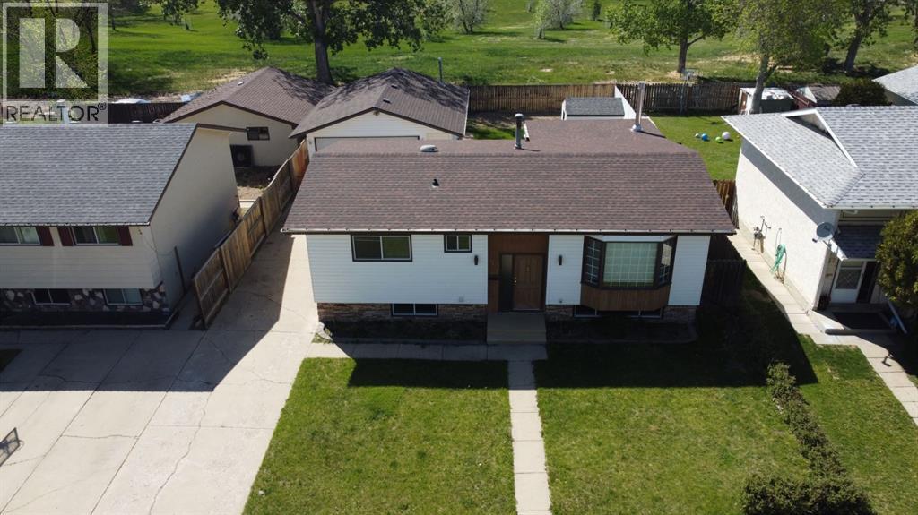 53 Collins Crescent SE - Image 2
