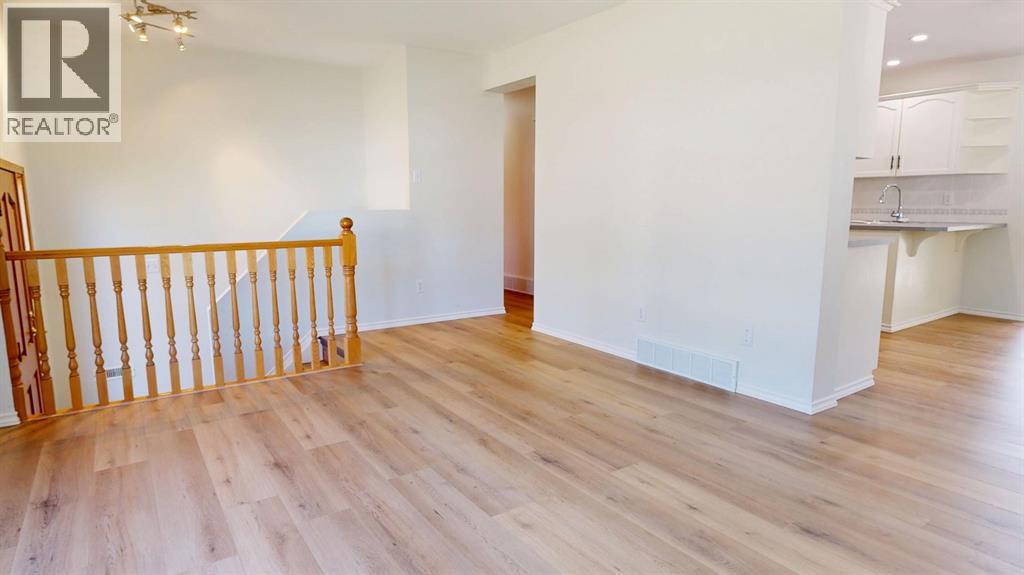 53 Collins Crescent SE - Image 3