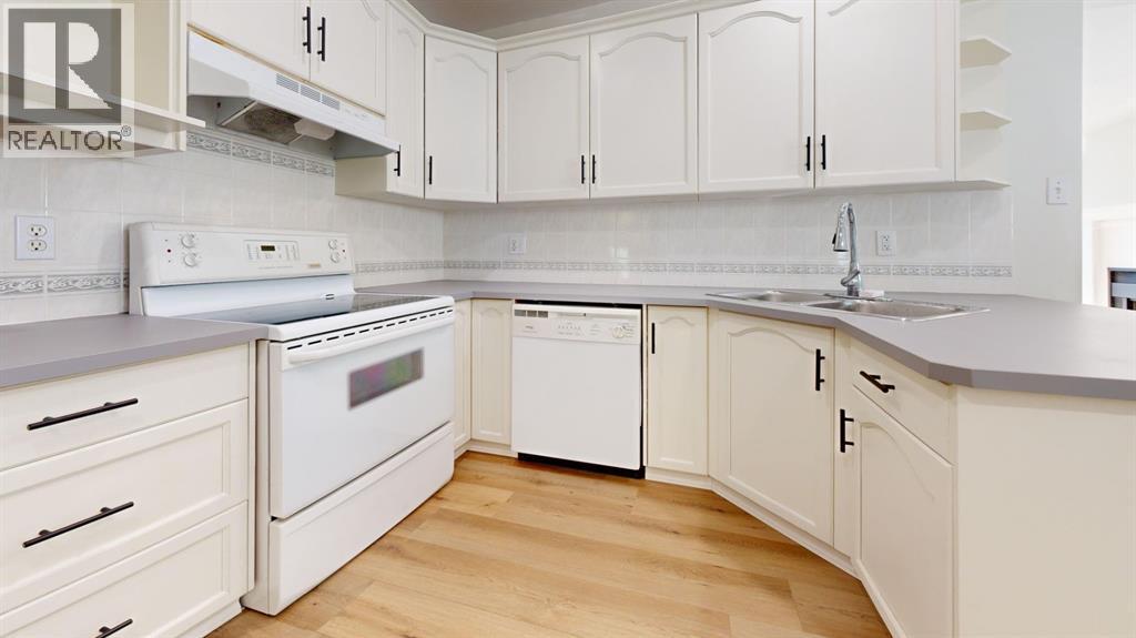 53 Collins Crescent SE - 7