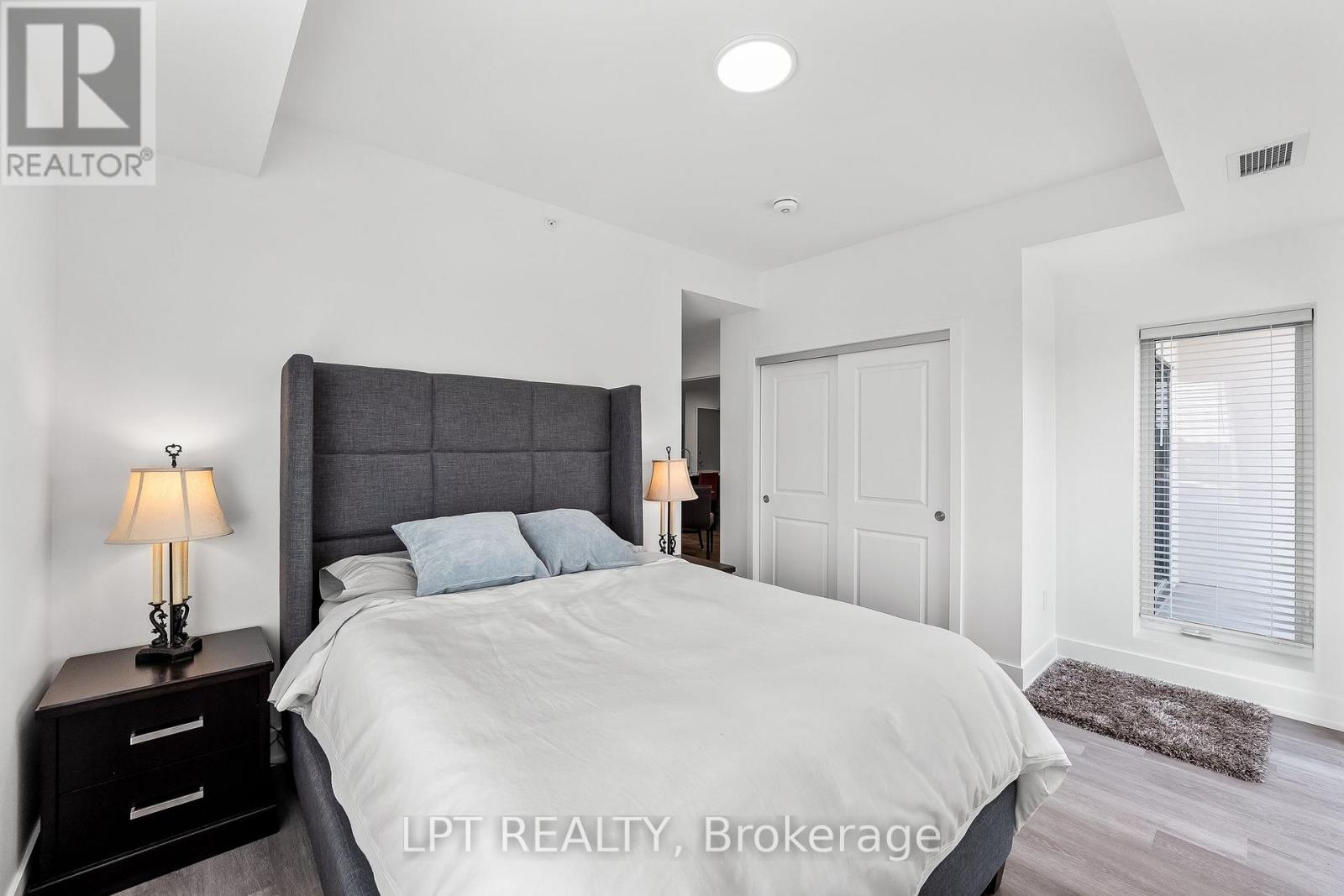 #402 19B WEST STREET N - 23