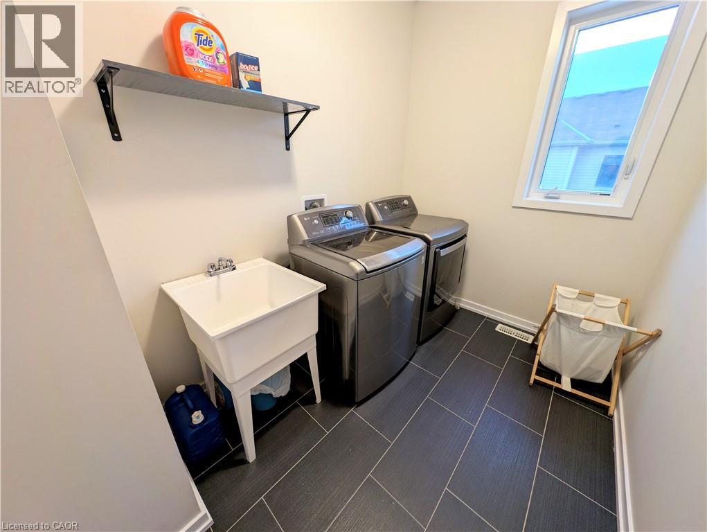 37 MULL Avenue - 26