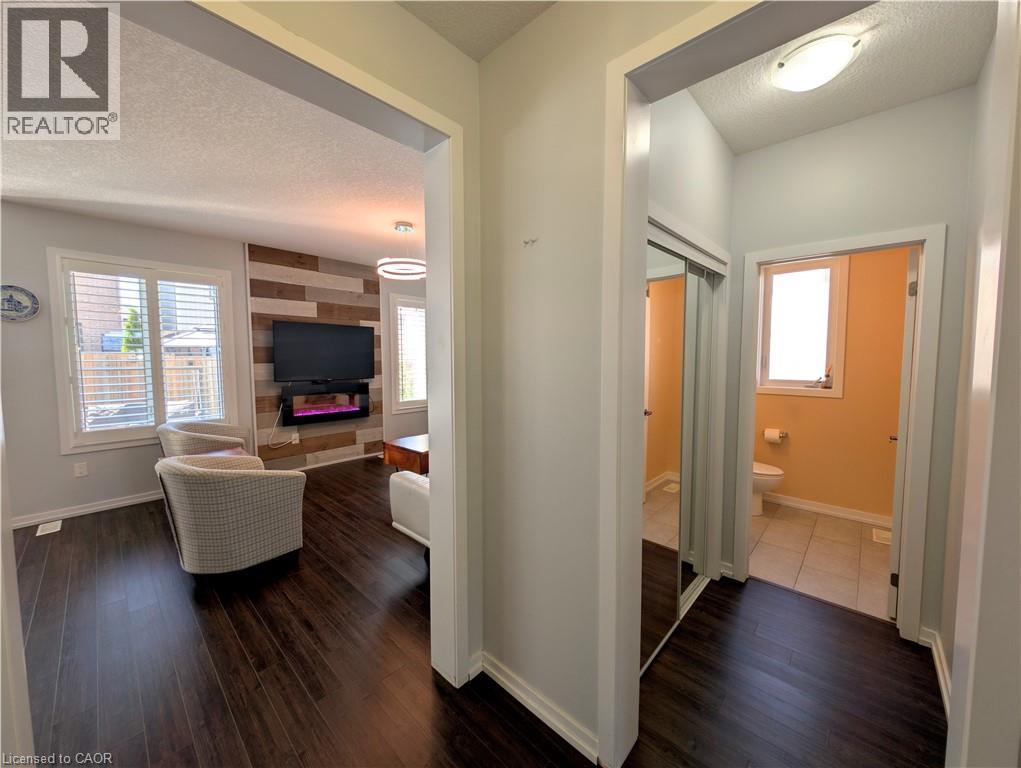 4-bedroom home for sale at 37 MULL Avenue, Caledonia ON · photo 8 of 43