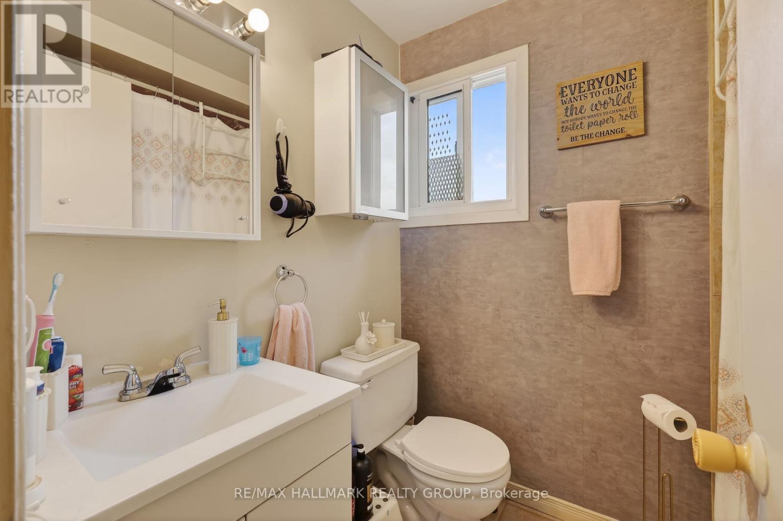 52 THISTLEDOWN COURT - 22