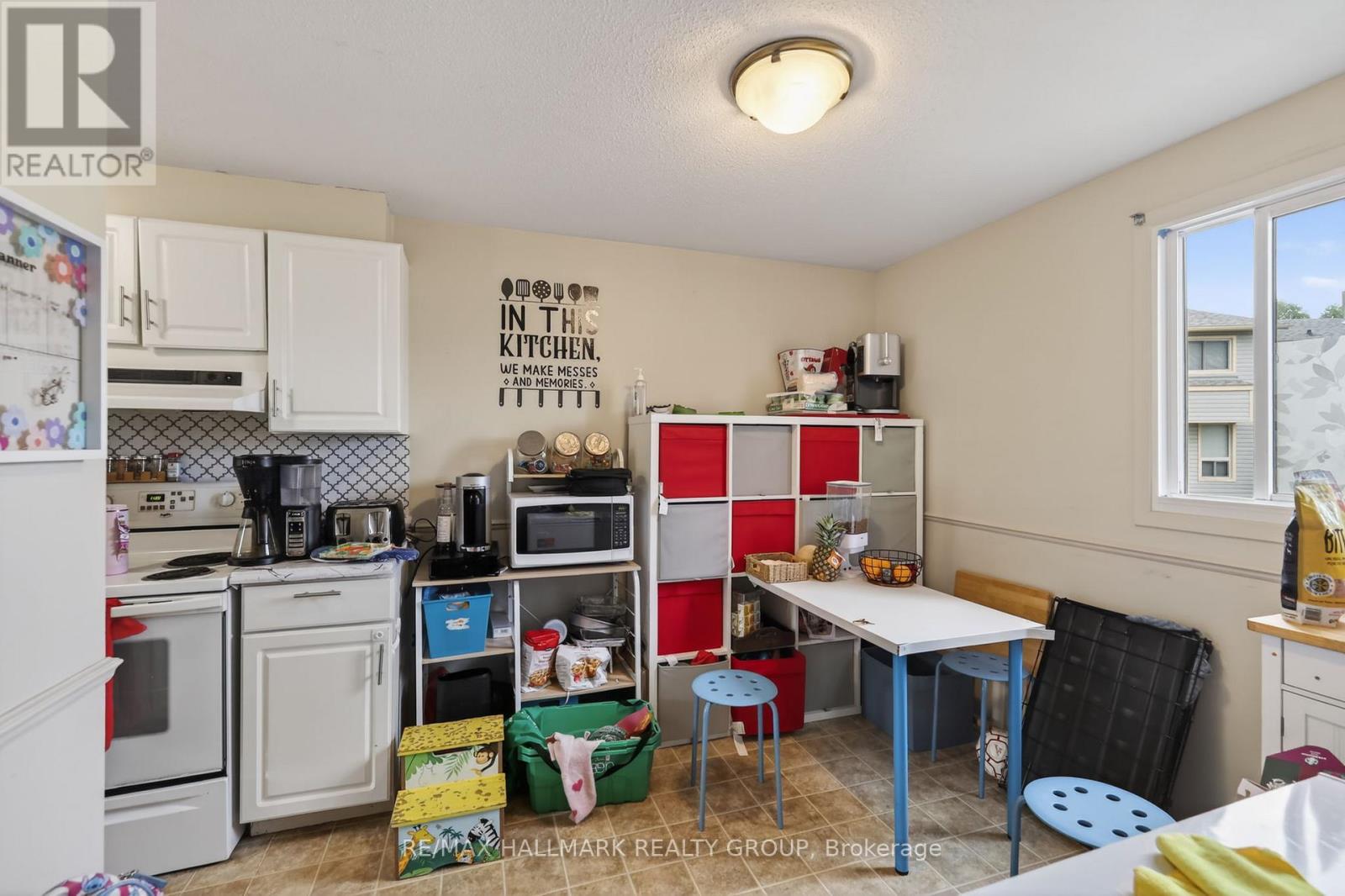52 THISTLEDOWN COURT - 16
