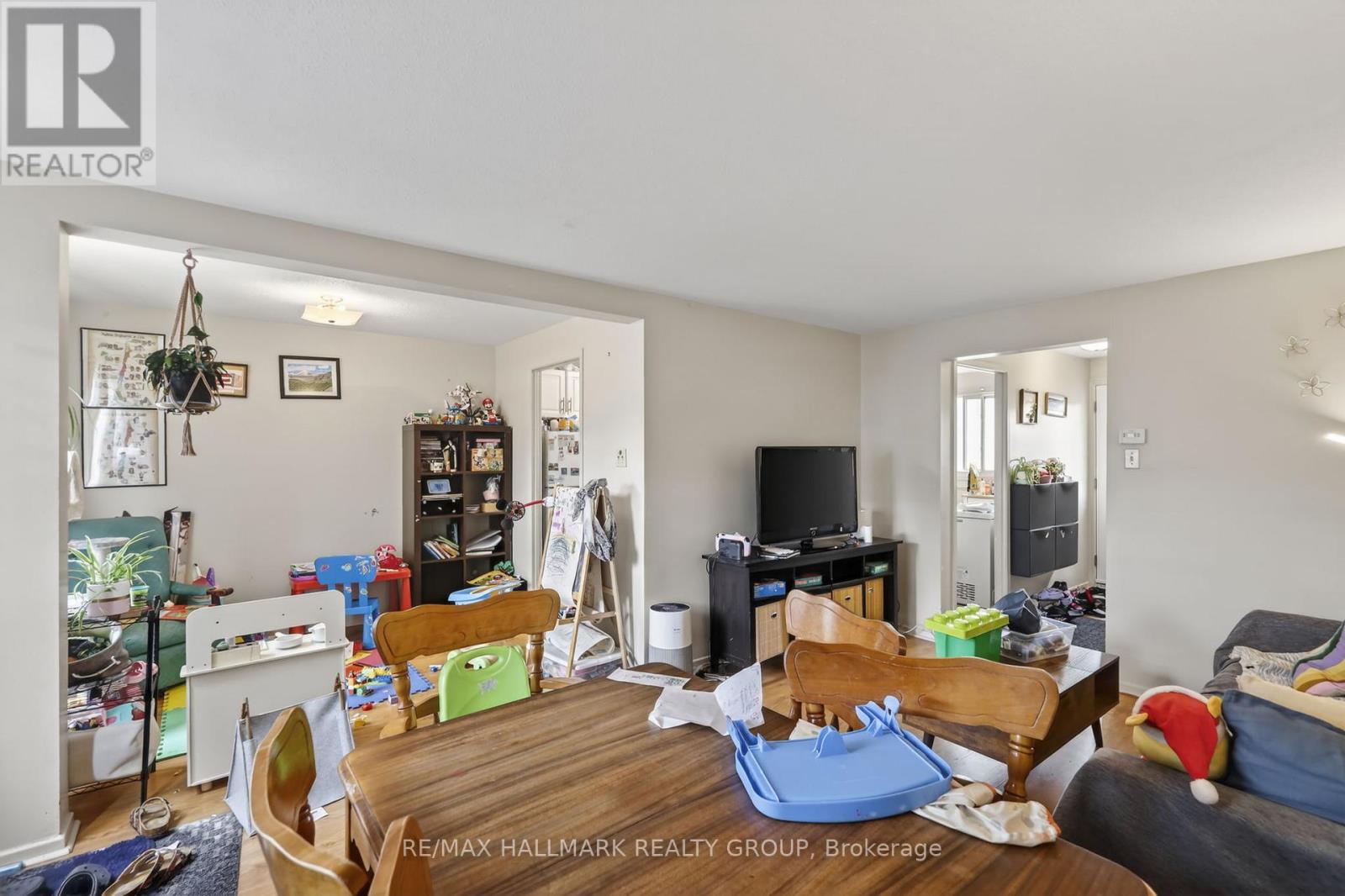 52 THISTLEDOWN COURT - 13
