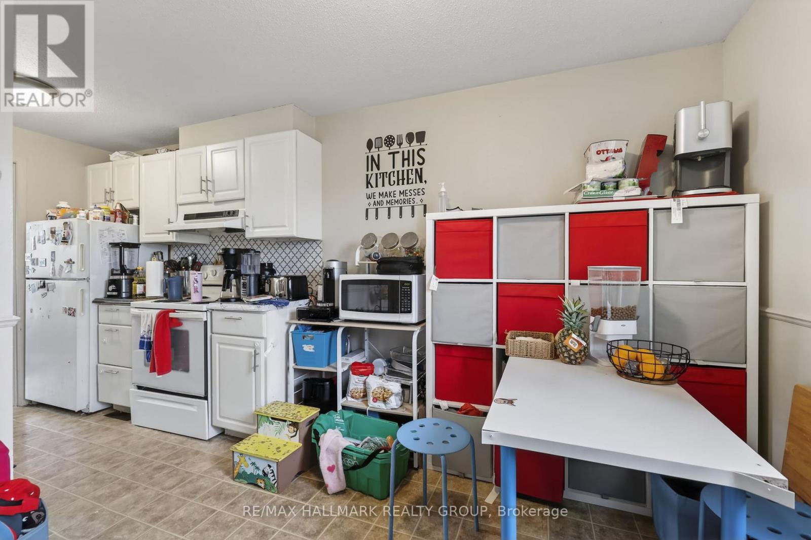 52 THISTLEDOWN COURT - 15