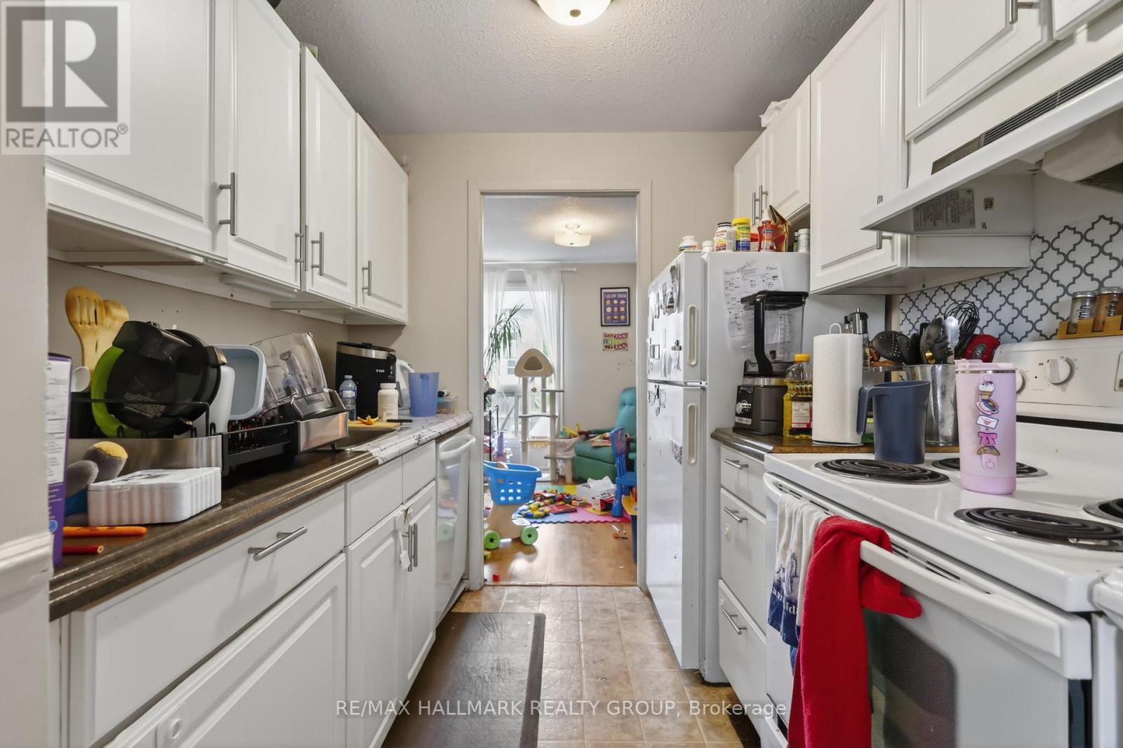 52 THISTLEDOWN COURT - 7