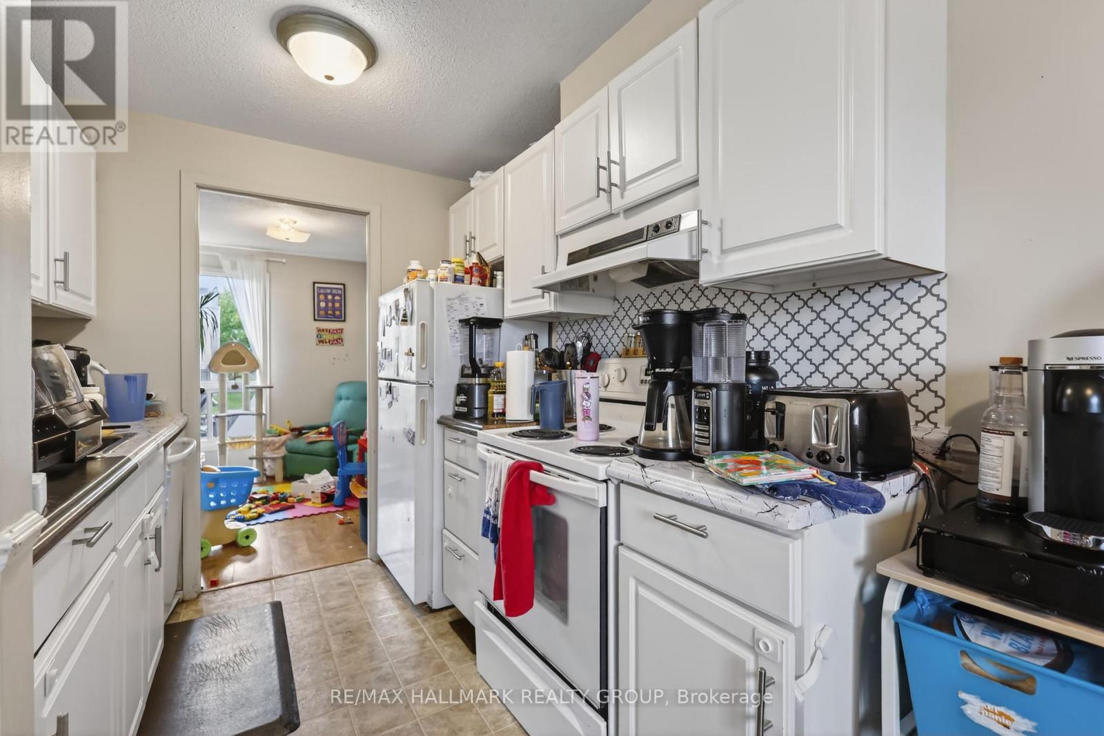 52 THISTLEDOWN COURT - 6