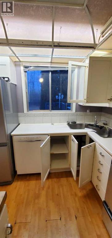 5011, 53 Street - 25