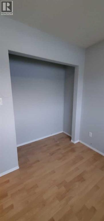 5011, 53 Street - 14
